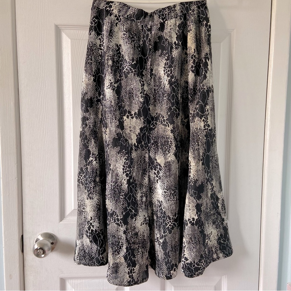 Vintage patterned maxi skirt